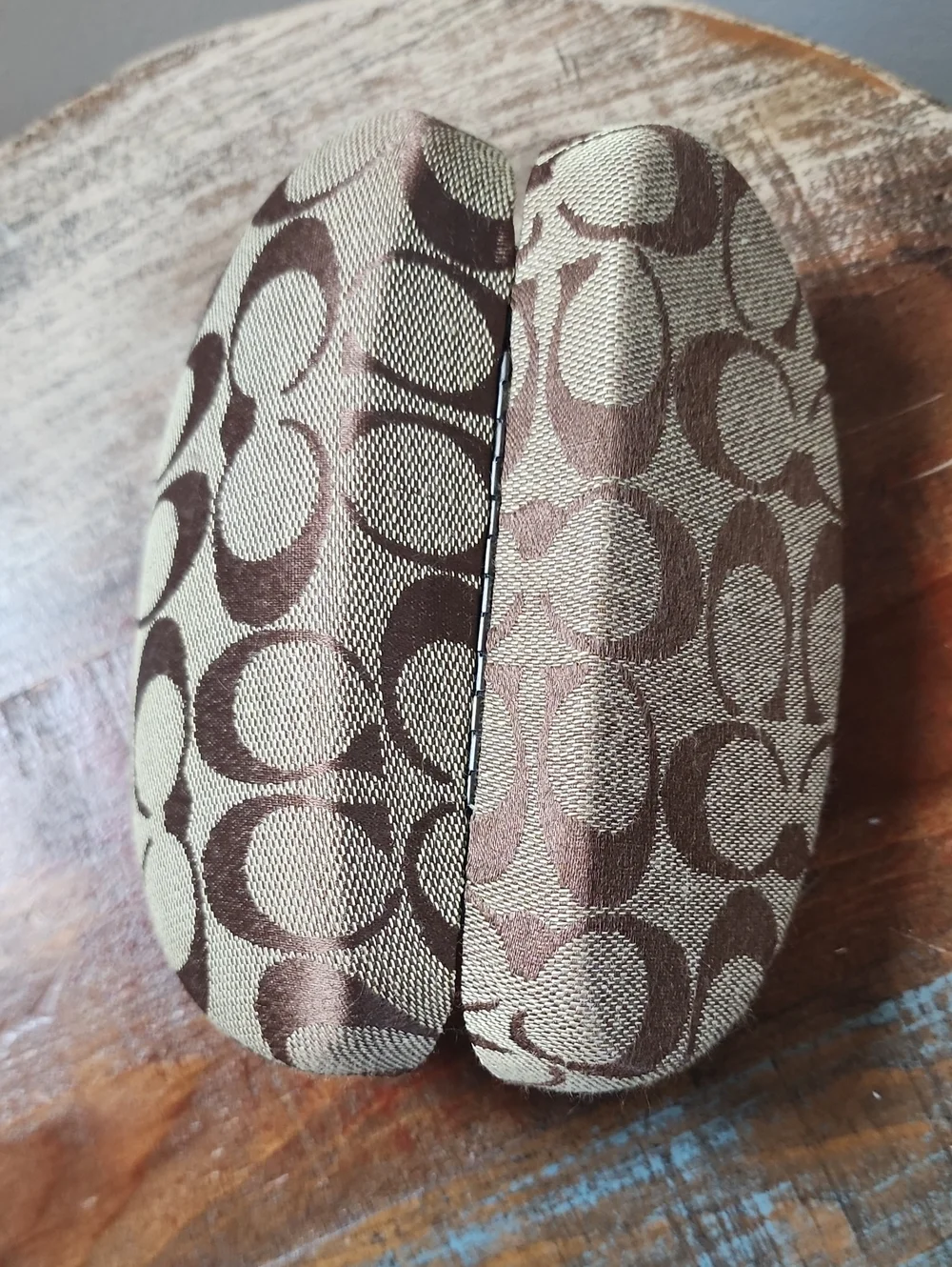 Coach Sunglass Signature Brown Case